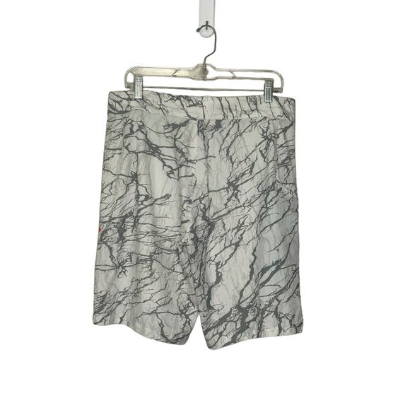 Under Armour white gray print swim trunks size 34 - Picture 6 of 8